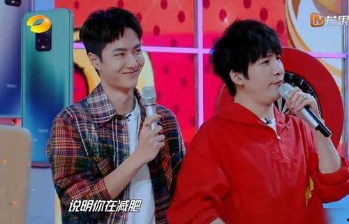 娱乐圈吃瓜王一博赵丽颖,甜蜜互动引热议